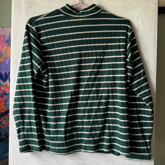 Super cute turtleneck mock neck green striped top - Picture 5 of 5